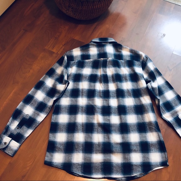 Chaps Performance Shirt— Brand New - Picture 5 of 6